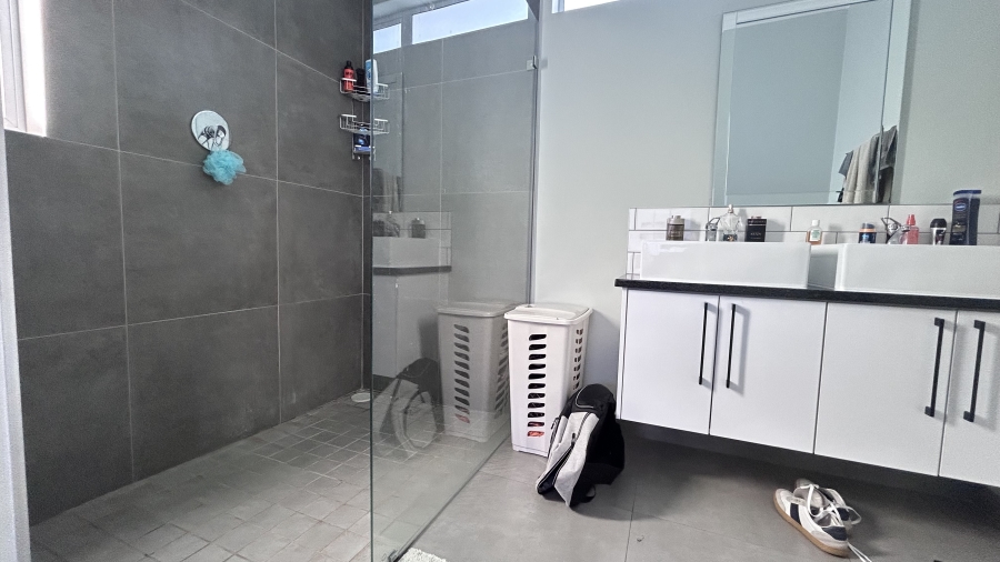 To Let 3 Bedroom Property for Rent in Sandown Western Cape